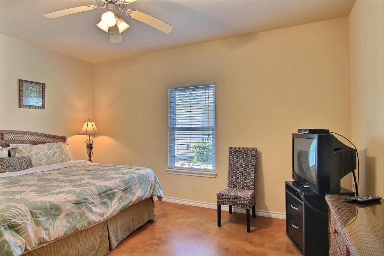 Palm Bay Condos Corpus Christi Room photo